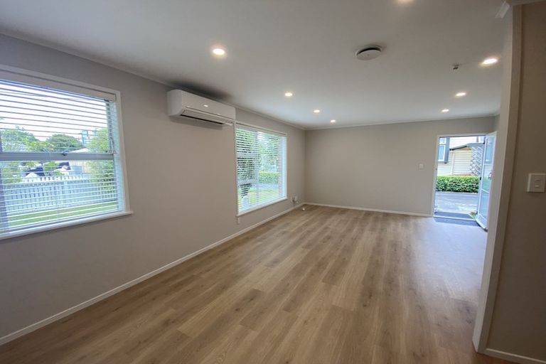 Photo of property in 1/11 Moa Road, Point Chevalier, Auckland, 1022