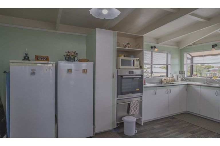 Photo of property in 76 Arthur Street, Seaview, Timaru, 7910