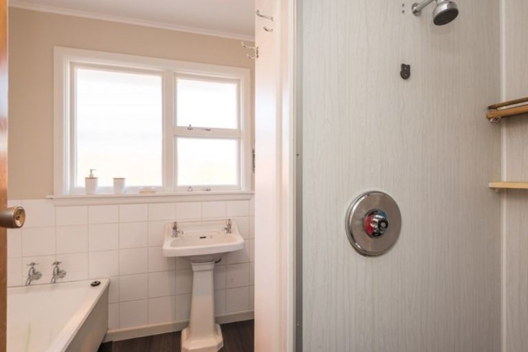 Photo of property in 3 Palmers Road, New Brighton, Christchurch, 8083