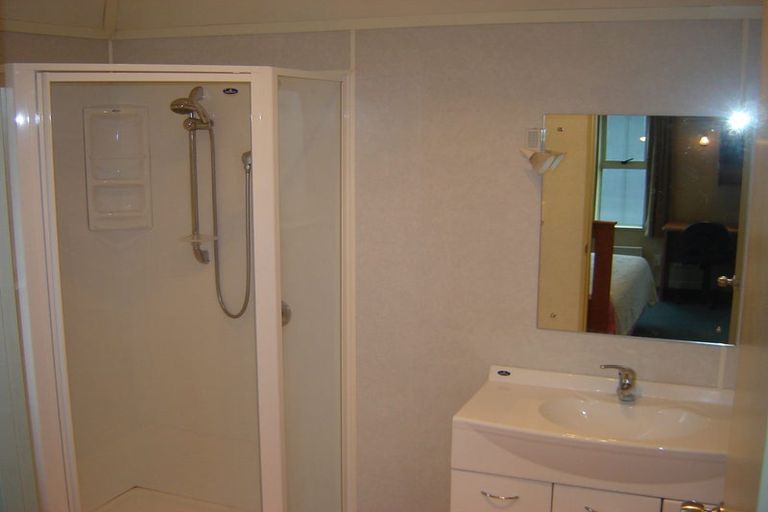 Photo of property in 33 Queen Street, Brighton, Dunedin, 9035