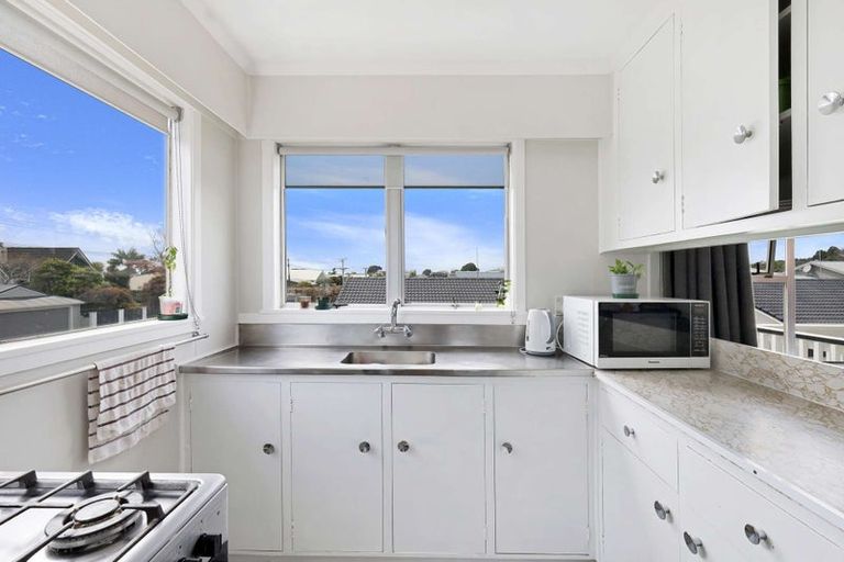 Photo of property in 355 Saint Aubyn Street, Moturoa, New Plymouth, 4310