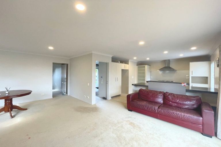 Photo of property in 12 Oakville Avenue, Flat Bush, Auckland, 2016