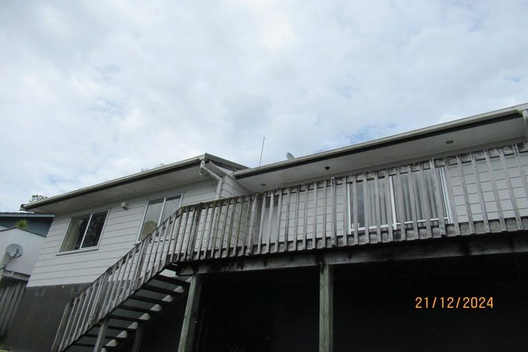 Photo of property in 10 Aldern Road, Massey, Auckland, 0614