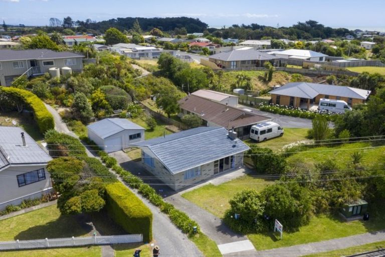 Photo of property in 81 Tasman Road, Otaki Beach, Otaki, 5512