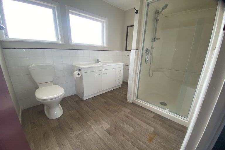 Photo of property in 5 Gregg Place, Sunnyvale, Auckland, 0612