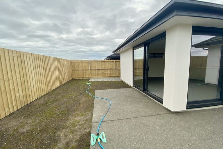 Photo of property in 15 Bill Hammond Drive, Belfast, 8051