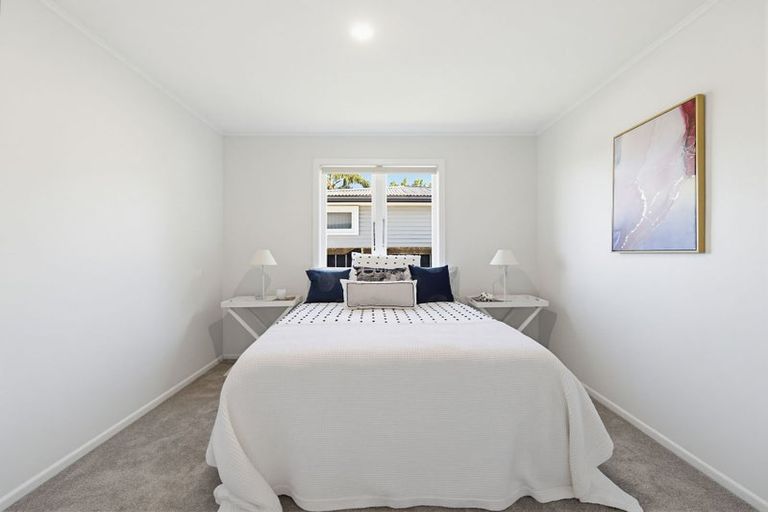 Photo of property in 1 Rosehill Drive, Rosehill, Papakura, 2113