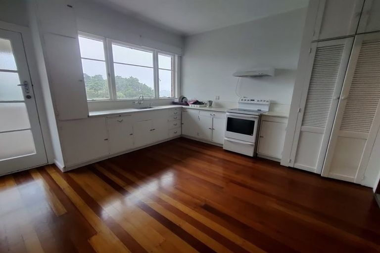Photo of property in 207 Titirangi Road, Titirangi, Auckland, 0604