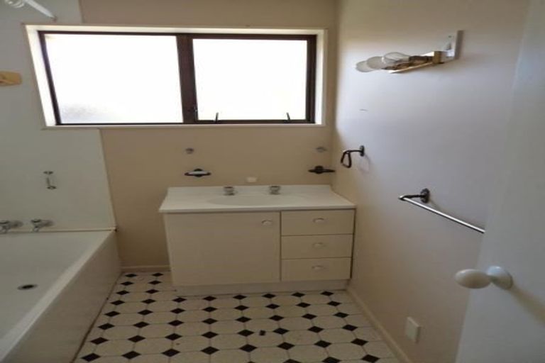 Photo of property in 1/1 Gates Lane, Woolston, Christchurch, 8023