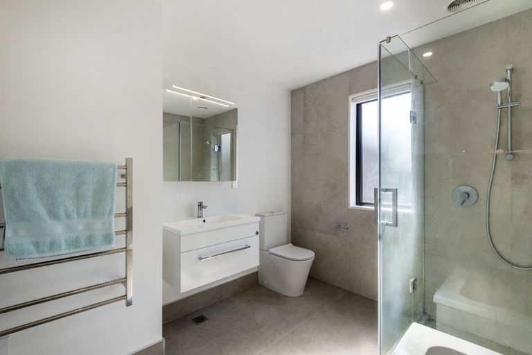 Photo of property in 12 Mahinga Kai Way, Belmont, Auckland, 0622