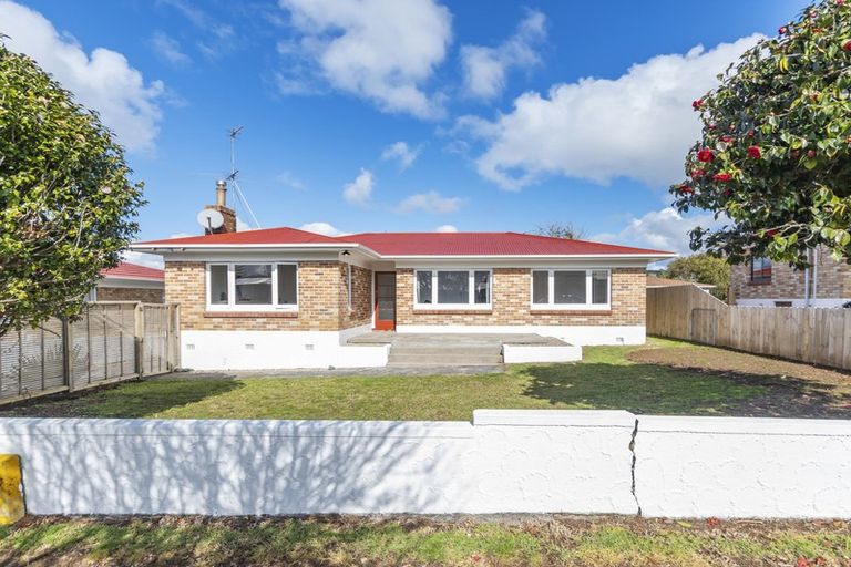 Photo of property in 10 Russell Avenue, Pukekohe, 2120