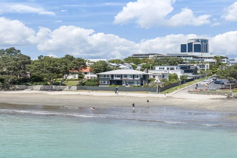 Photo of property in 21 The Strand, Takapuna, Auckland, 0622