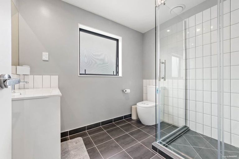 Photo of property in 16 Kearns Drive, Hobsonville, Auckland, 0616