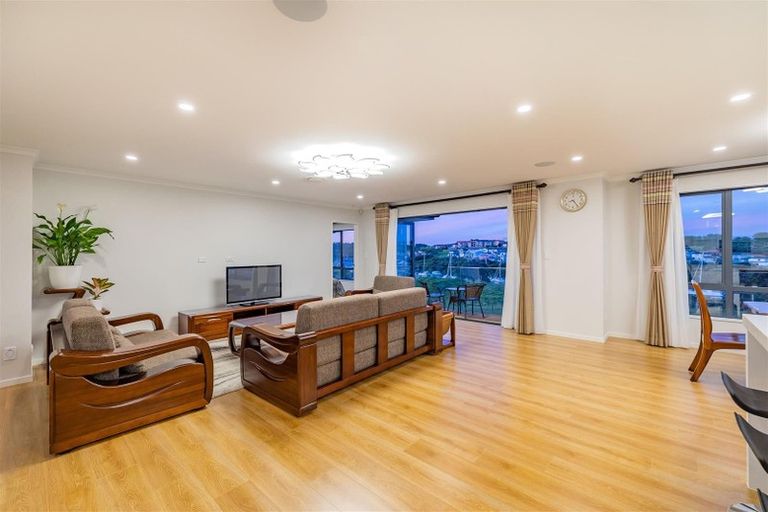 Photo of property in 4 Resolution Drive, Gulf Harbour, Whangaparaoa, 0930