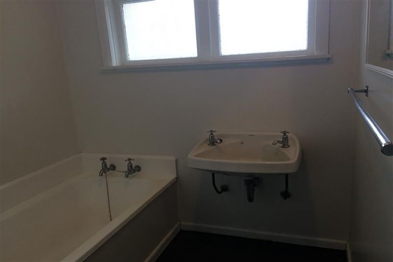 Photo of property in 73e Heretaunga Street, Palmerston North, 4414