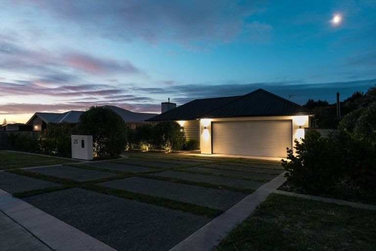 Photo of property in 25 Andrews Street, Foxton Beach, Foxton, 4815