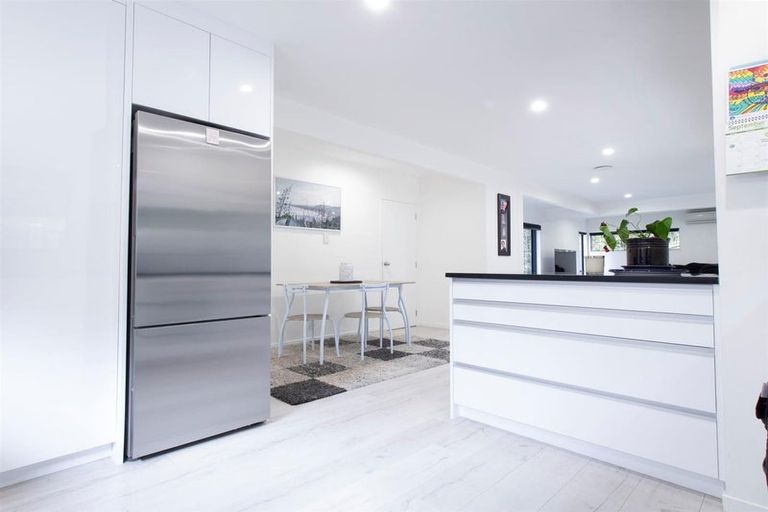 Photo of property in 1/110 Nigel Road, Browns Bay, Auckland, 0630