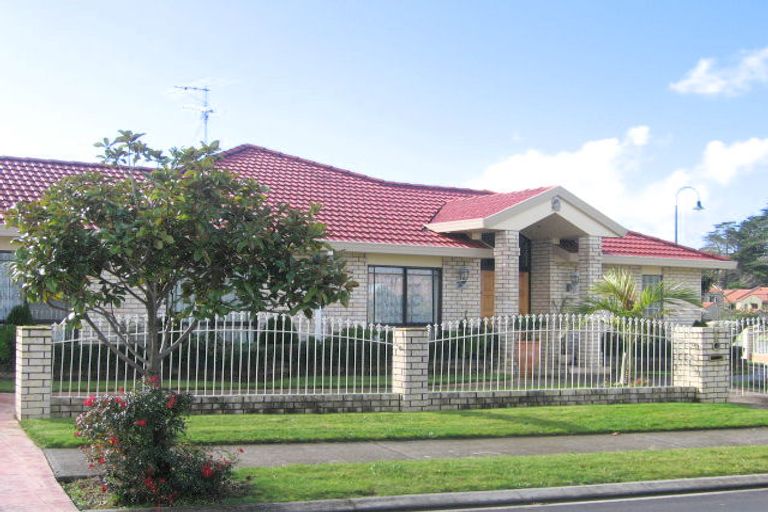 Photo of property in 1 Beragh Place, East Tamaki, Auckland, 2016