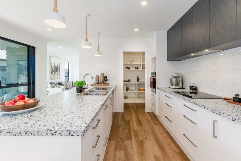 Photo of property in 6 Kaiwaru Place, Waikanae, 5036