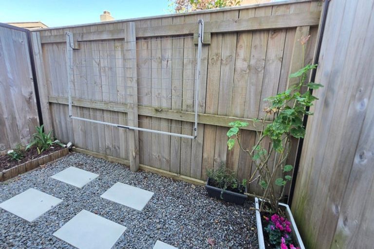 Photo of property in 5 Mcgrath Way, Taita, Lower Hutt, 5011