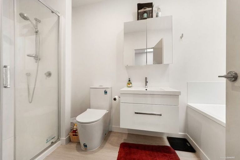 Photo of property in 5/2 Moor Avenue, Te Atatu Peninsula, Auckland, 0610