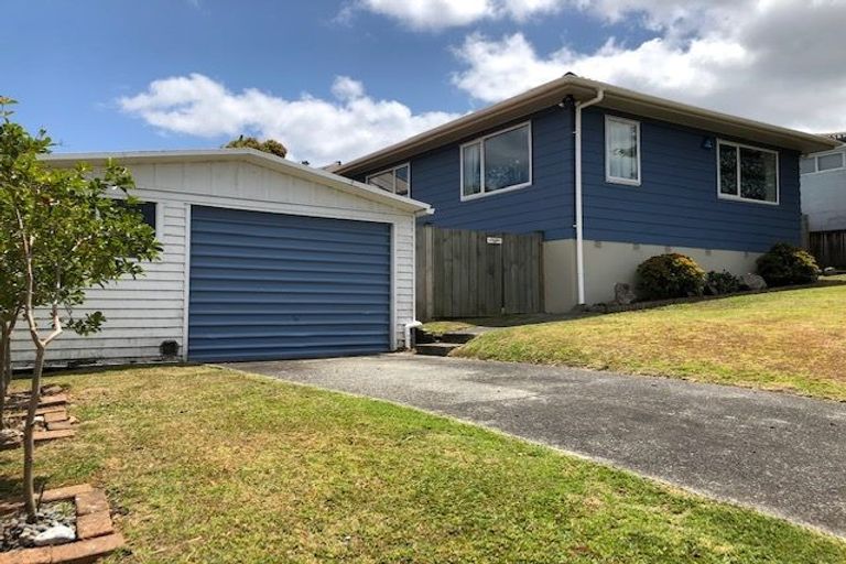 Photo of property in 17 Tree View Avenue, Glenfield, Auckland, 0629