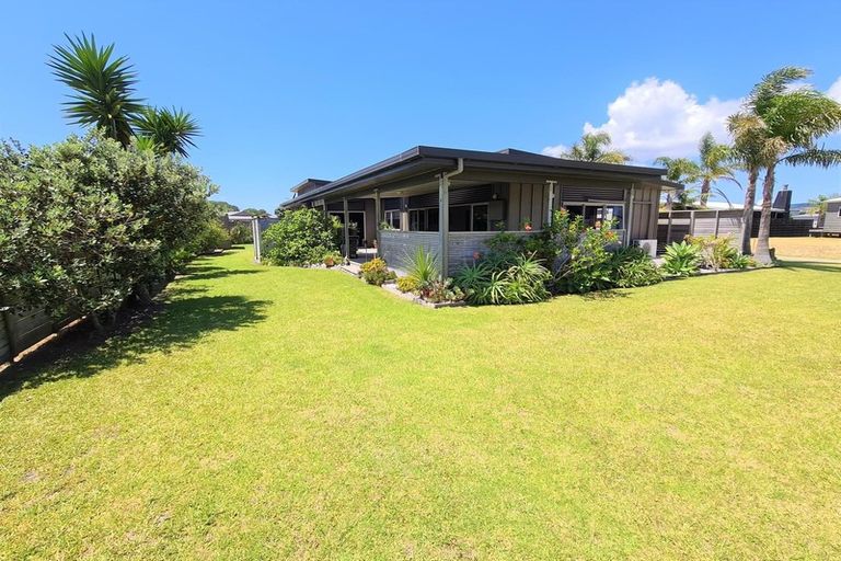 Photo of property in 111 Kelly Jade Avenue, Matarangi, Whitianga, 3592