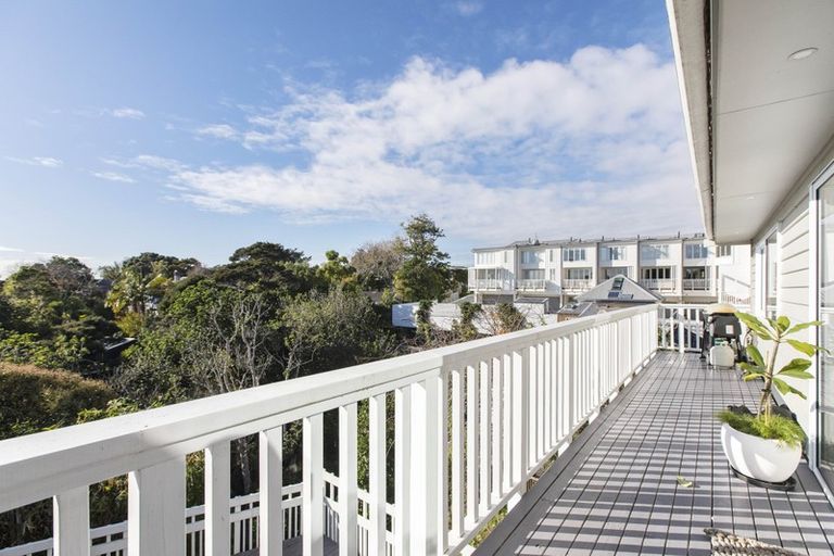 Photo of property in 1/87-89 Hinemoa Street, Birkenhead, Auckland, 0626