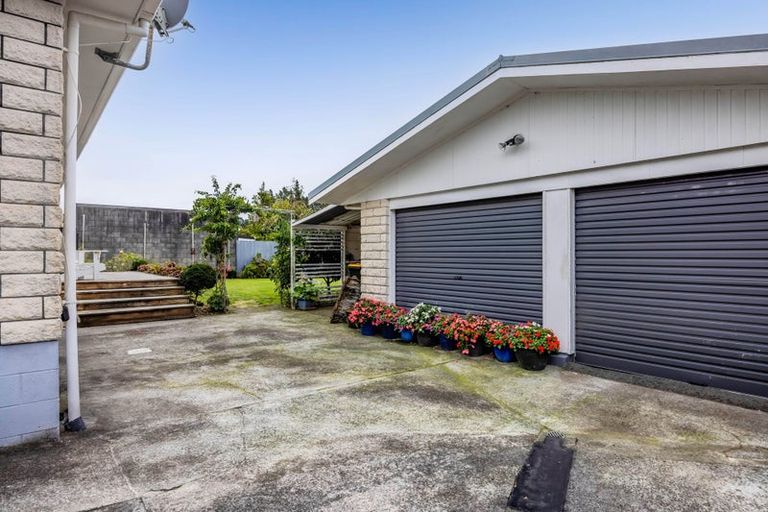 Photo of property in 8 Kowhai Street, Strandon, New Plymouth, 4312