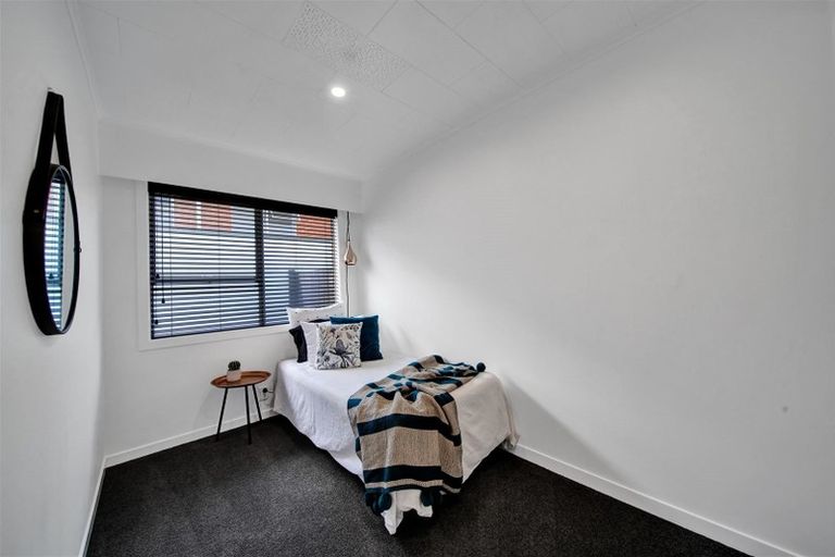 Photo of property in 76b Eliot Street, New Plymouth, 4310