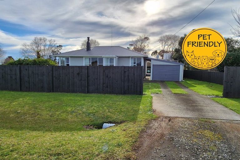 Photo of property in 17 Kairau Road West, Sentry Hill, New Plymouth, 4373