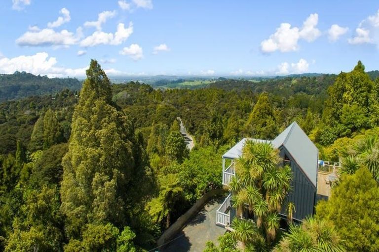 Photo of property in 136 Mountain Road, Henderson Valley, Auckland, 0612