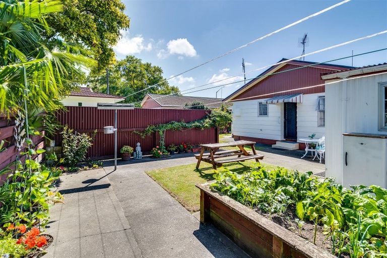 Photo of property in 2/442 Gloucester Street, Taradale, Napier, 4112
