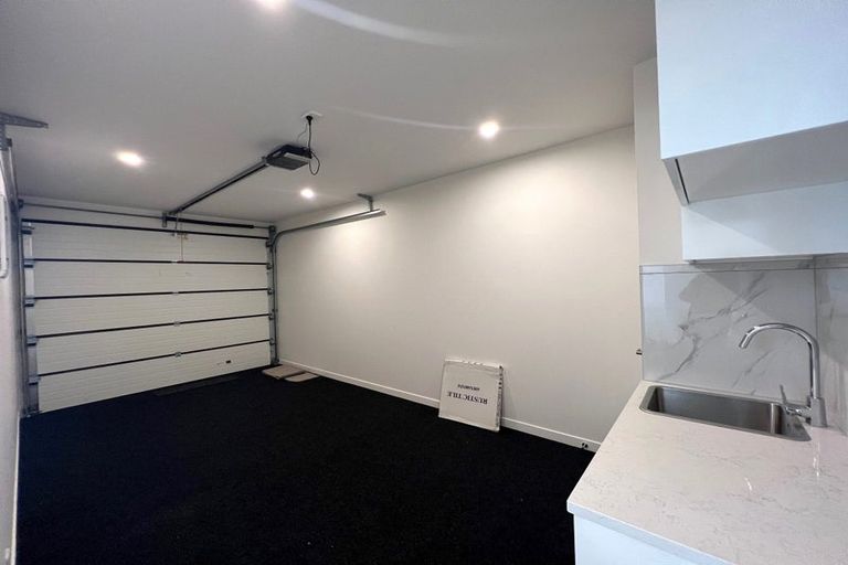 Photo of property in 34 Neretva Avenue, Massey, Auckland, 0614