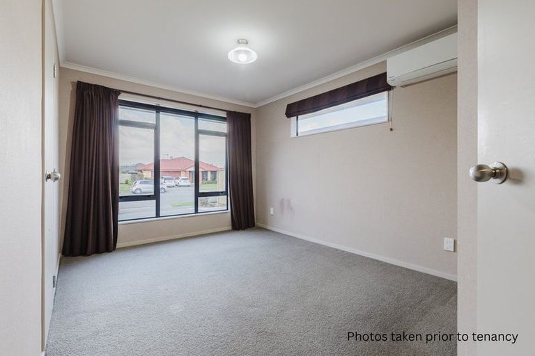 Photo of property in 17 Brooklyn Heights Drive, Kelvin Grove, Palmerston North, 4414