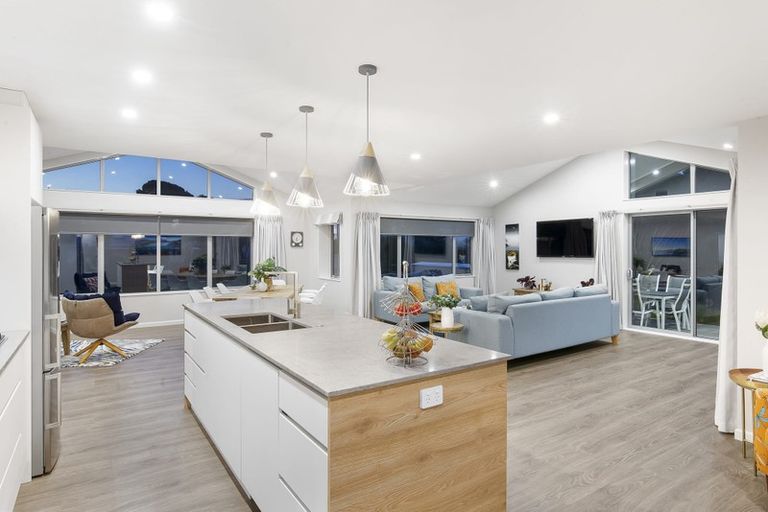 Photo of property in 118 Rosetta Road, Raumati South, Paraparaumu, 5032