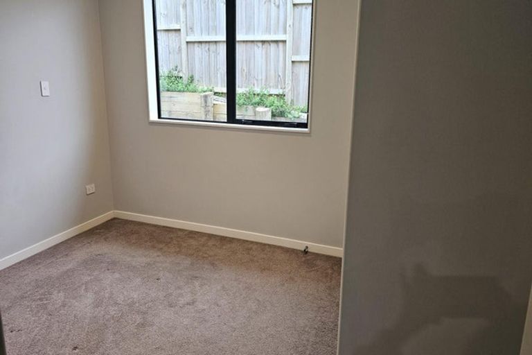 Photo of property in 5 Kate Duncan Drive, Swanson, Auckland, 0614