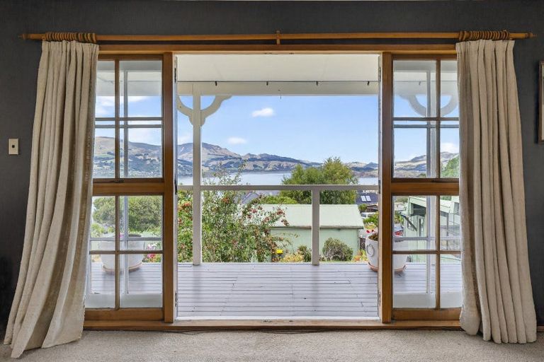 Photo of property in 12 Ross Terrace, Lyttelton, 8082