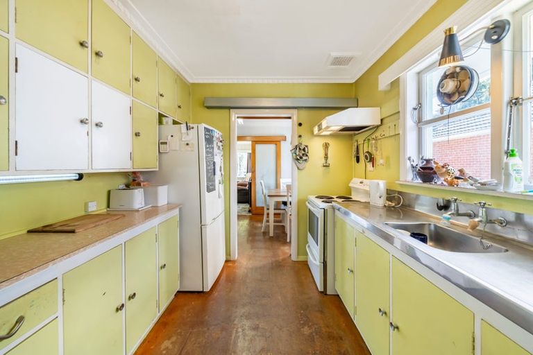 Photo of property in 5 Seddon Street, Wallaceville, Upper Hutt, 5018