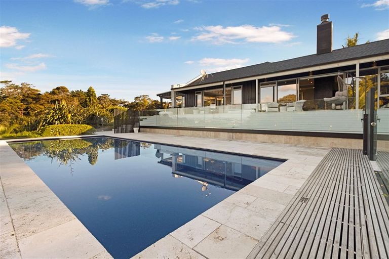 Photo of property in 37 Paremoremo Road, Lucas Heights, Auckland, 0632