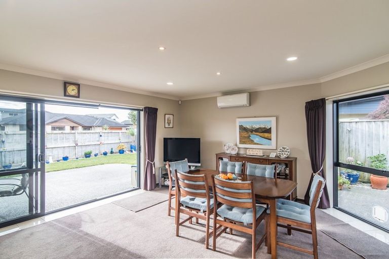 Photo of property in 7 Datum Way, Paraparaumu, 5032