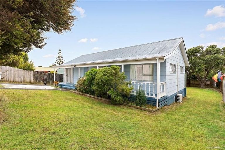 Photo of property in 52 Shifnal Drive, Randwick Park, Auckland, 2105