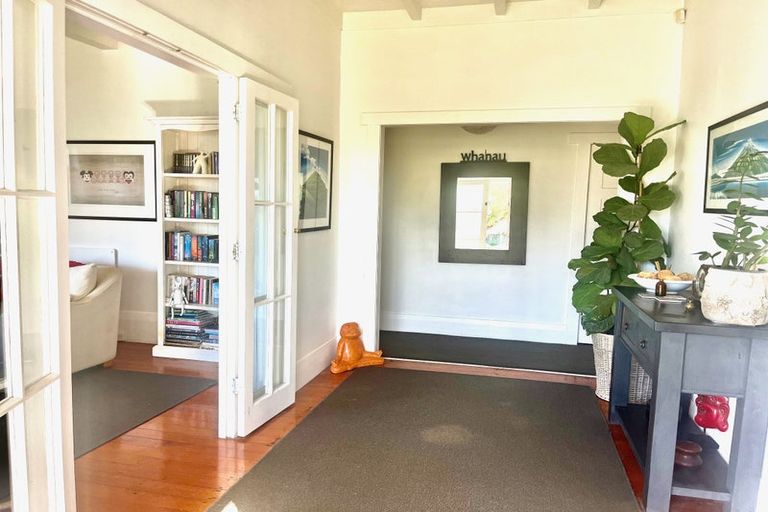 Photo of property in 23 Maungakiekie Avenue, Greenlane, Auckland, 1051