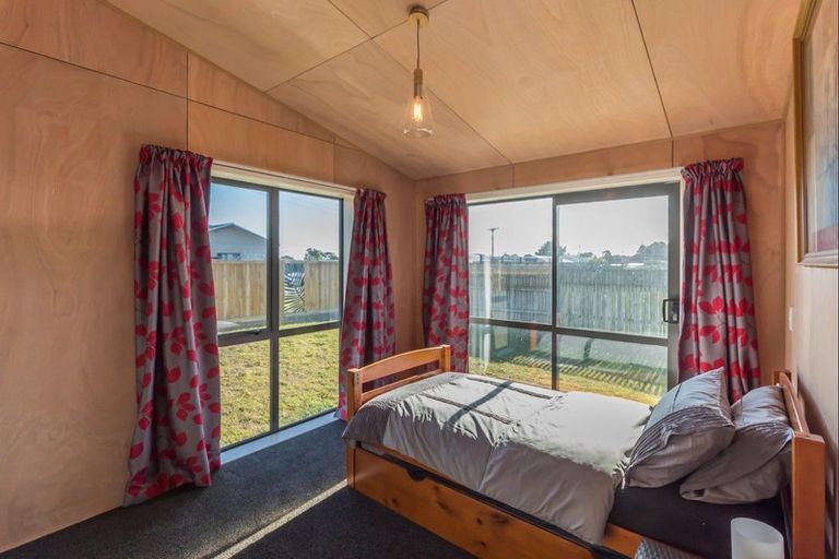 Photo of property in 35 Barling Street, Himatangi Beach, Foxton, 4891