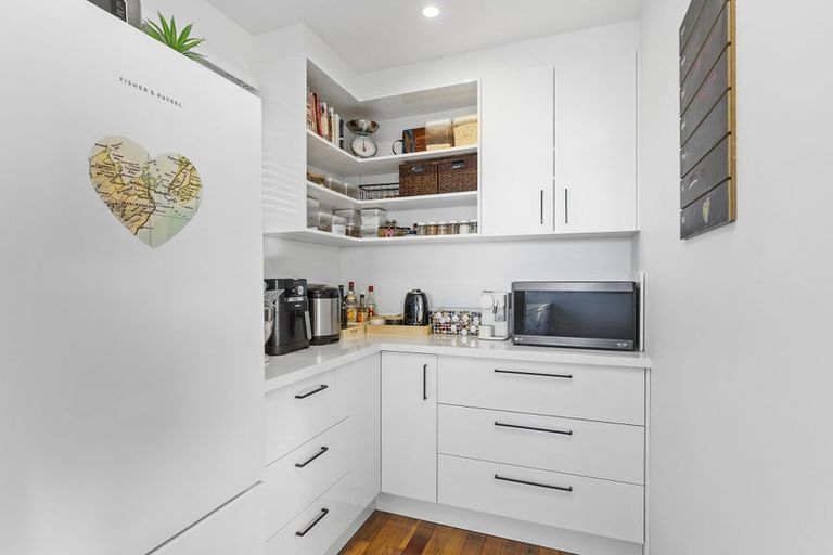 Photo of property in 3 Terrace Road, Titahi Bay, Porirua, 5022