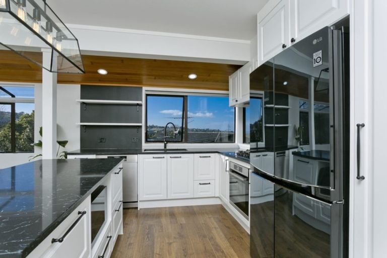 Photo of property in 43 Wyoming Avenue, Murrays Bay, Auckland, 0630