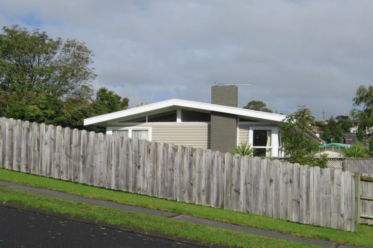 Photo of property in 14 Robbies Road, Shelly Park, Auckland, 2014