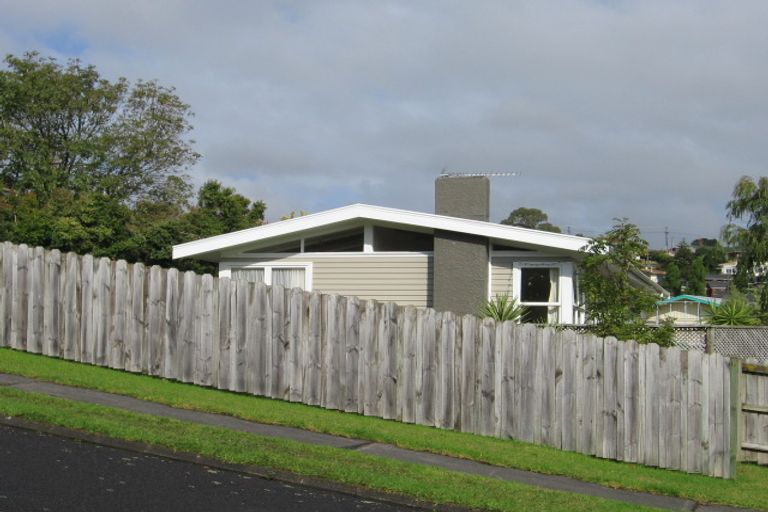 Photo of property in 14 Robbies Road, Shelly Park, Auckland, 2014
