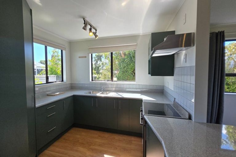 Photo of property in 3 Owaka Close, Kelson, Lower Hutt, 5010