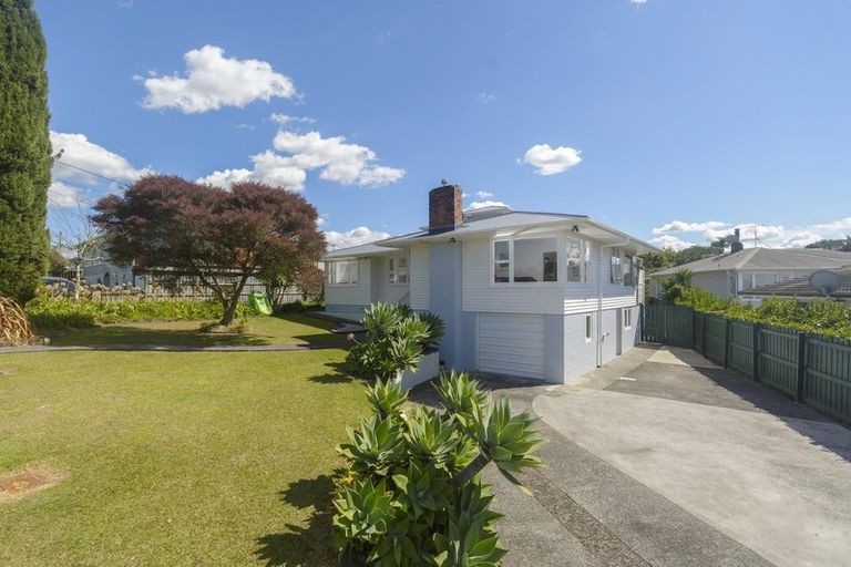 Photo of property in 28 Tiroroa Avenue, Te Atatu South, Auckland, 0610
